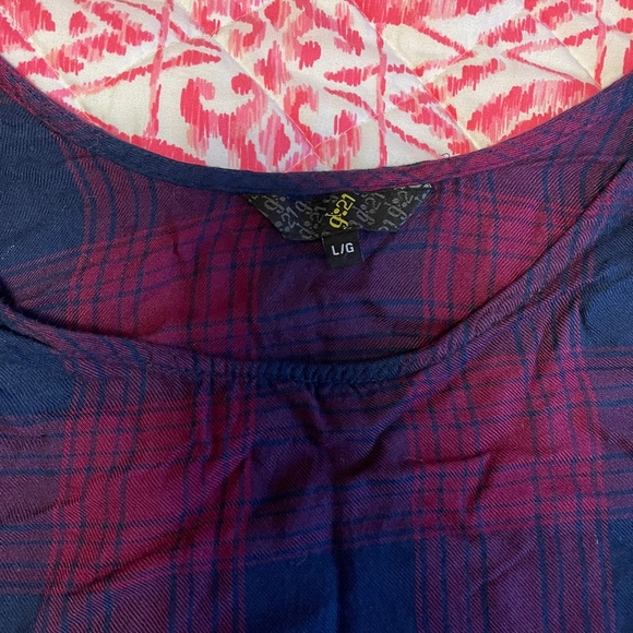 Cute tank top - Picture 2 of 2